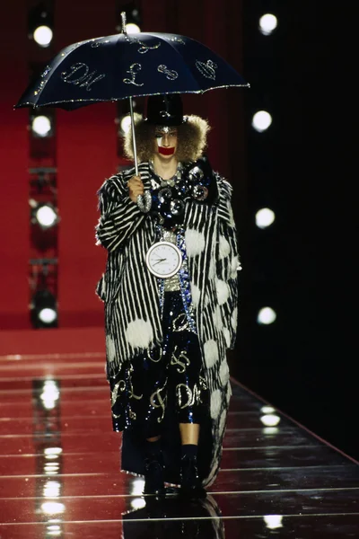 Look 27